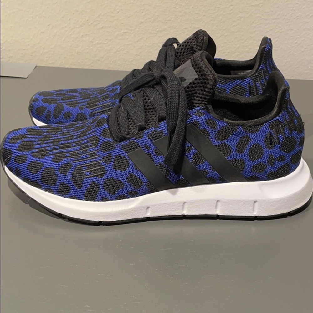 Adidas Animal Print black and blue size 7